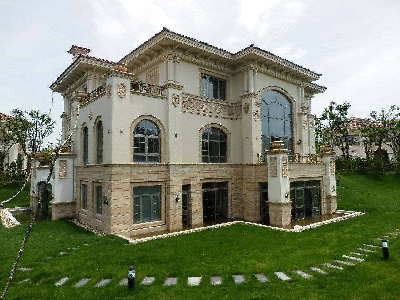 你需要准备多少钱,才可能去美国生孩子?